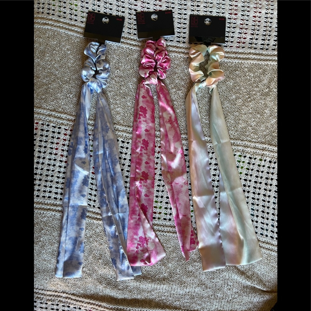 NWT No Boundaries Lot of 3 scrunchy w/ long tail in blue pink and multi colored